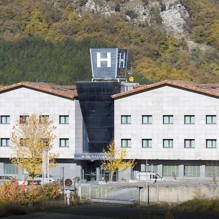 Hotel Plazaola Irurtzun Bagian luar foto