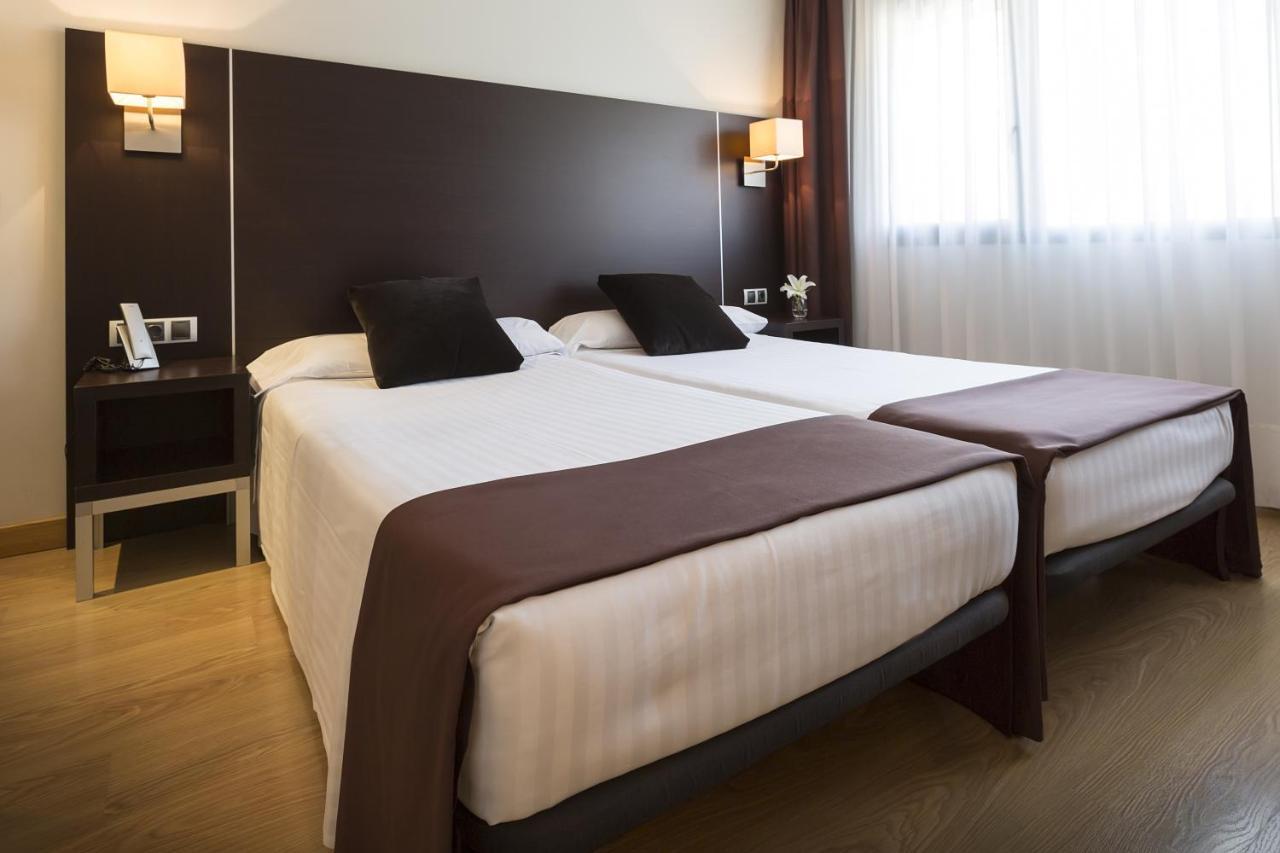 Hotel Plazaola Irurtzun Bagian luar foto