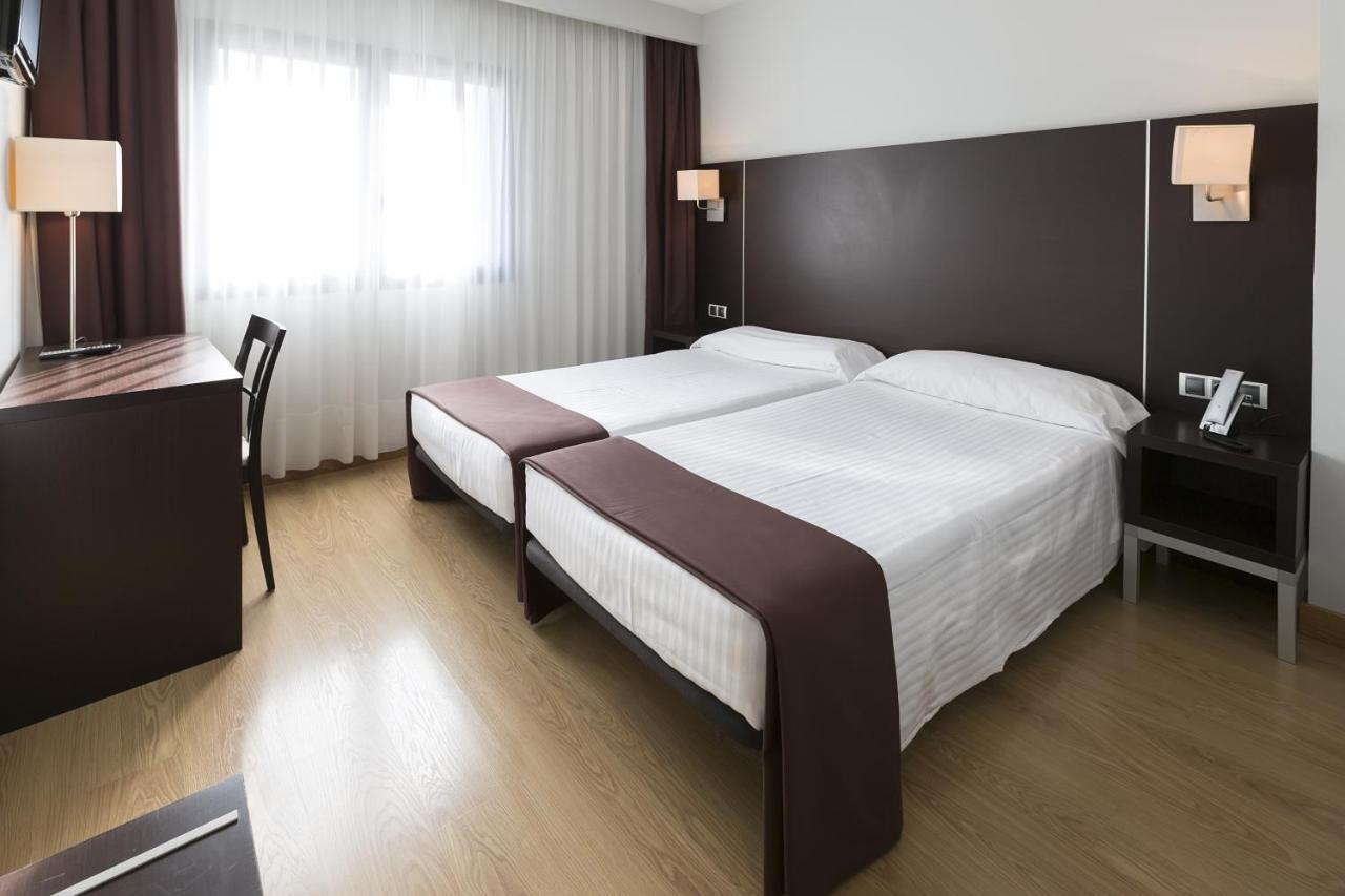 Hotel Plazaola Irurtzun Bagian luar foto