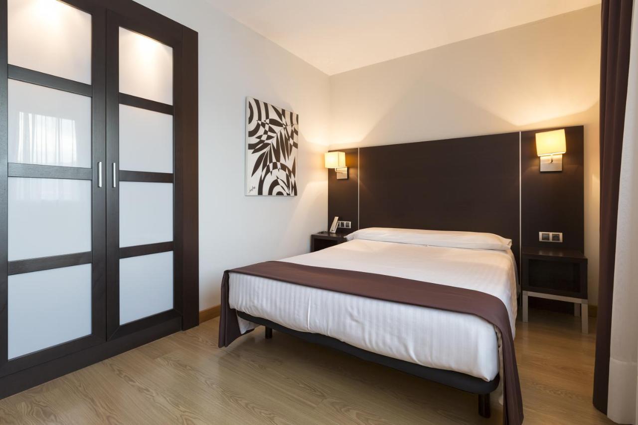 Hotel Plazaola Irurtzun Bagian luar foto