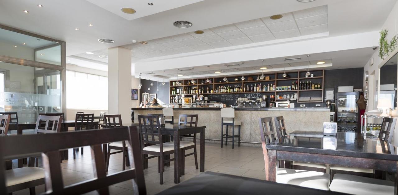Hotel Plazaola Irurtzun Bagian luar foto