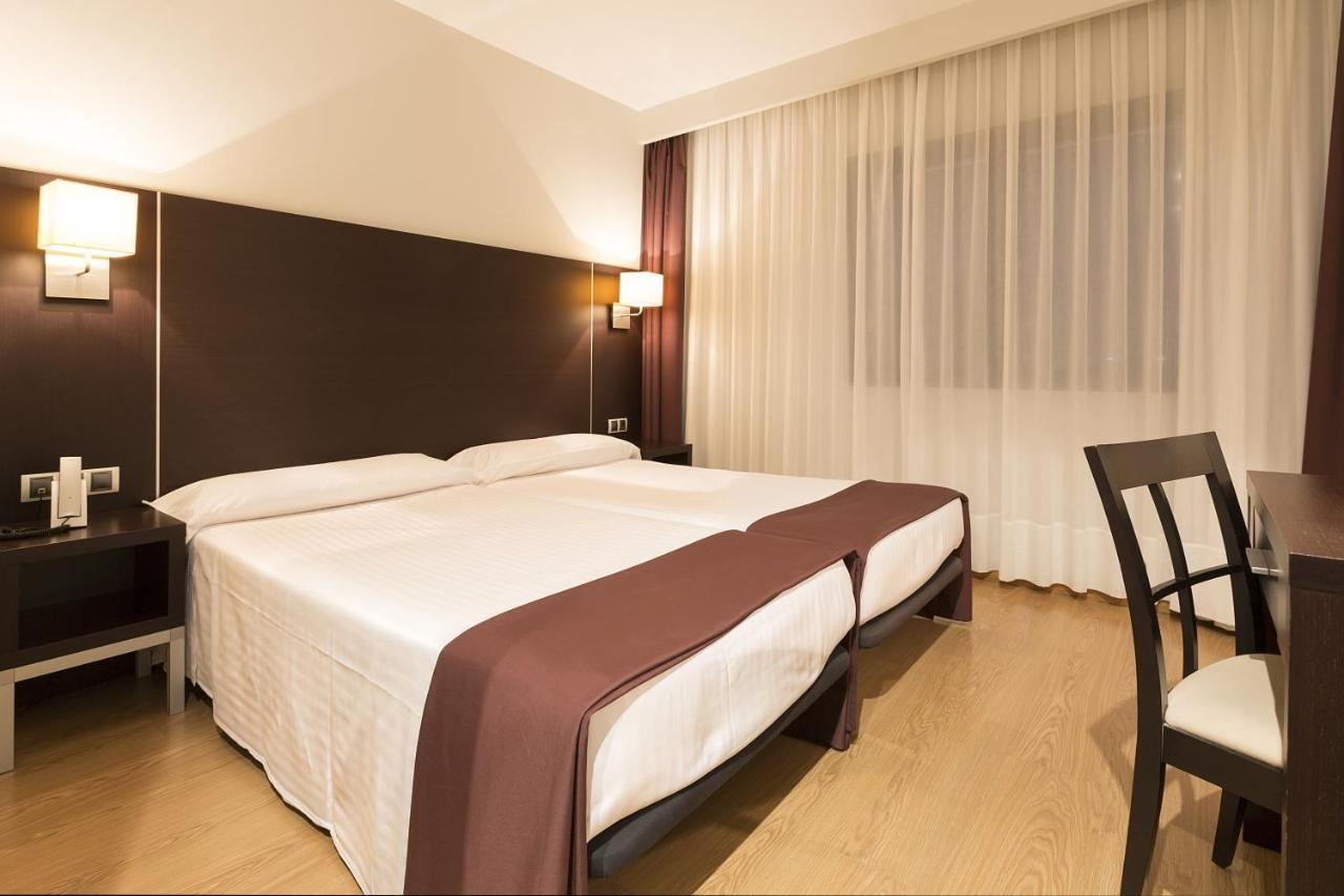 Hotel Plazaola Irurtzun Bagian luar foto