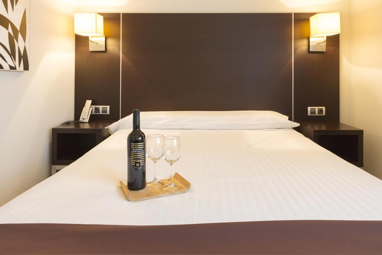 Hotel Plazaola Irurtzun Bagian luar foto