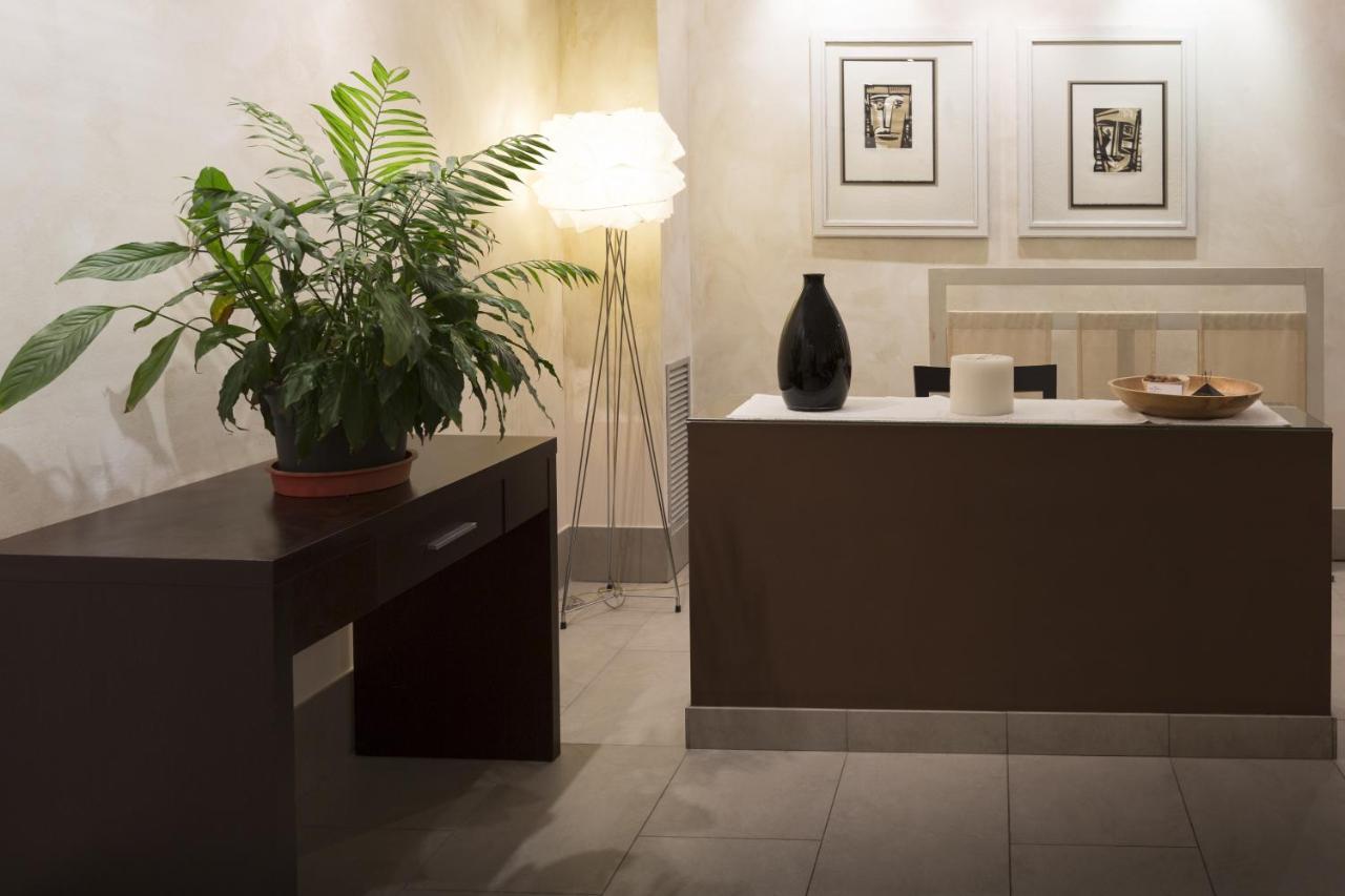 Hotel Plazaola Irurtzun Bagian luar foto