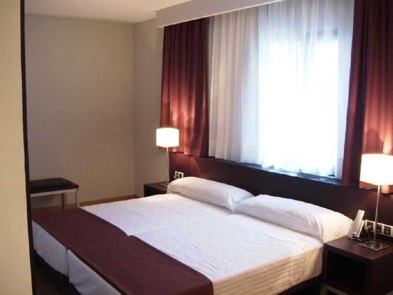 Hotel Plazaola Irurtzun Ruang foto