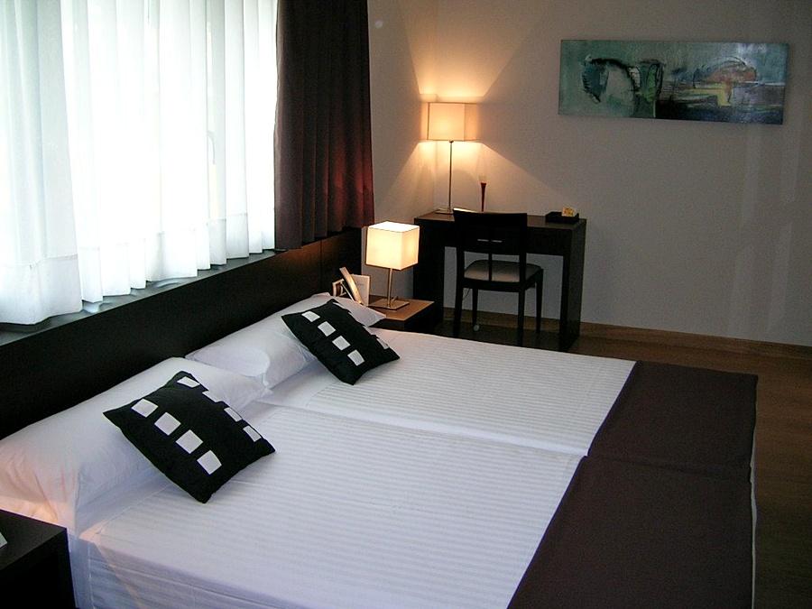 Hotel Plazaola Irurtzun Bagian luar foto